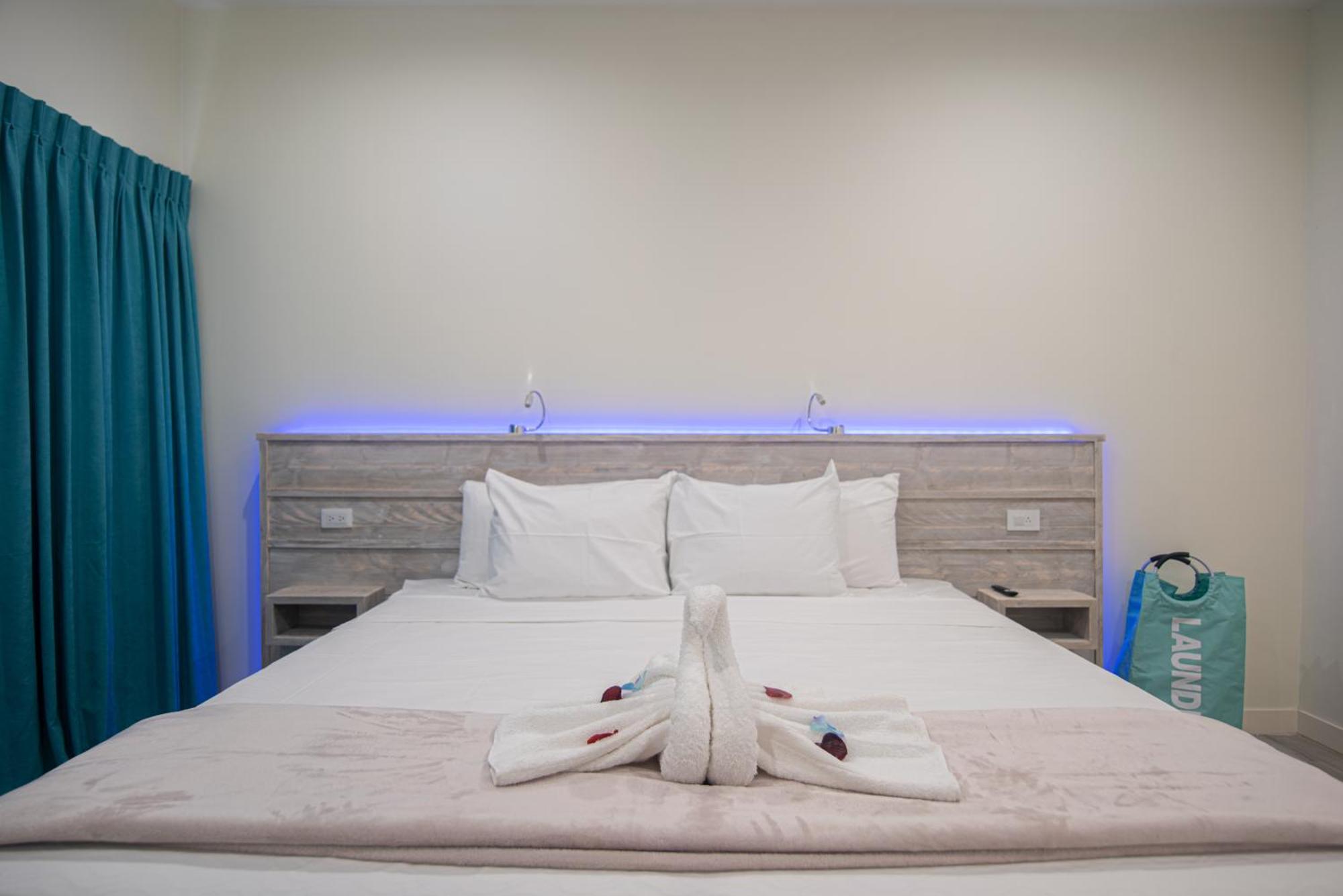 The Cove - Condo Hotel - Palm Beach Strip المظهر الخارجي الصورة