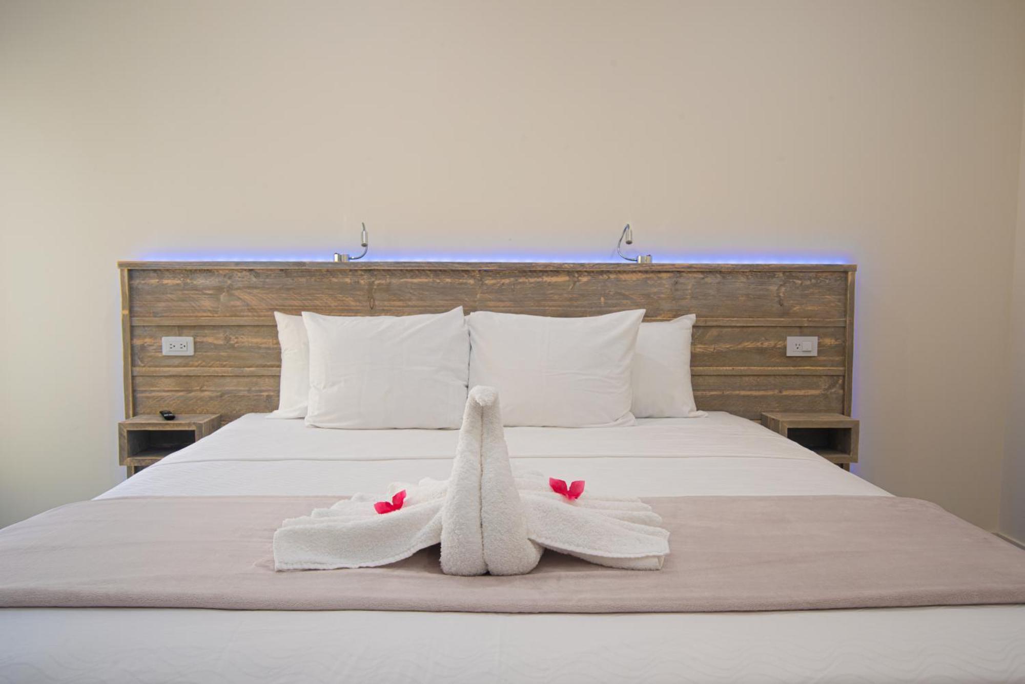 The Cove - Condo Hotel - Palm Beach Strip المظهر الخارجي الصورة