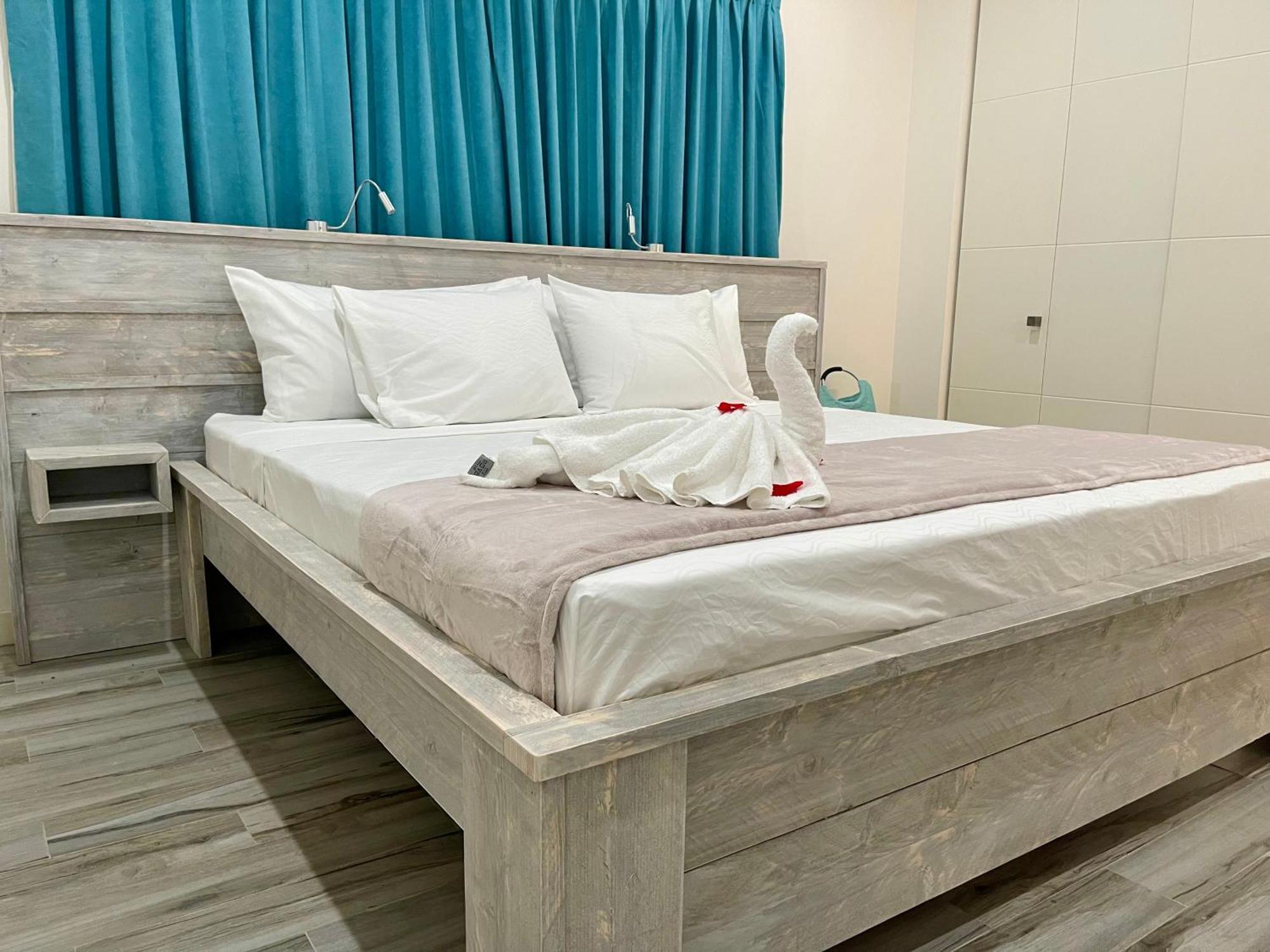 The Cove - Condo Hotel - Palm Beach Strip المظهر الخارجي الصورة